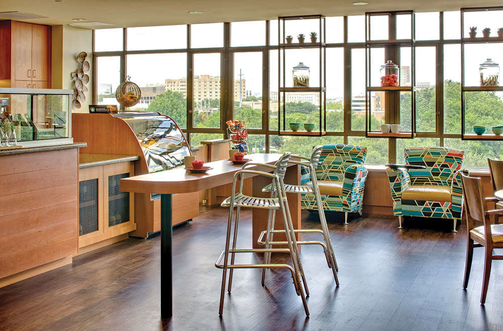 Aptura designed dining area at Texas Health Presbyterian Hospital with Maxwell Thomas furniture